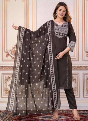 Beautiful jaipuri a women's choclate brown cotton printed kurti set with a dupatta 1