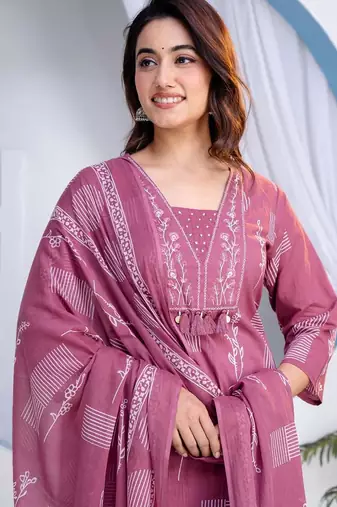 Beautiful jaipuri a women's rose pink cotton printed kurti set with a dupatta