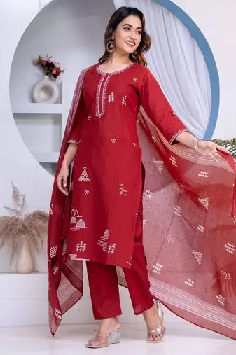Beautiful jaipuri a women's rust cotton printed kurti set with a dupatta
