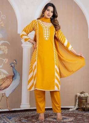 Beautiful jaipuri a yellow lehriya printed indian kurta set with a matching dupatta and pants 2