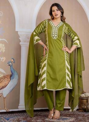 Beautiful jaipuri a green lehriya printed indian kurta set with a matching dupatta and pants 2