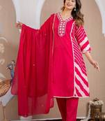 Beautiful jaipuri a pink lehriya printed indian kurta set with a matching dupatta and pants