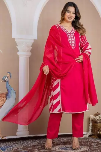 Beautiful jaipuri a pink lehriya printed indian kurta set with a matching dupatta and pants