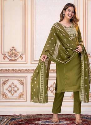 Beautiful jaipuri a mahendi green -colored women's ethnic wear kurta set with a geometric print 2