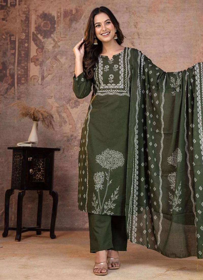 Beautiful jaipuri a green-colored women's ethnic wear kurta set with a geometric print