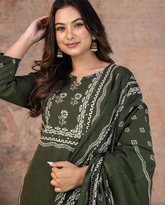 Beautiful jaipuri a green-colored women's ethnic wear kurta set with a geometric print 3