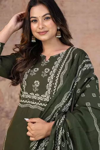 Beautiful jaipuri a green-colored women's ethnic wear kurta set with a geometric print