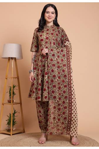  women   s cambric cotton floral print short kurta pant with dupatta set (green)