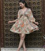 Yash gallery women's polyester floral printed v-neck 3/4th sleeve tiered style casual dress (green)
