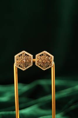 Pearl border hexagon stud earrings 1