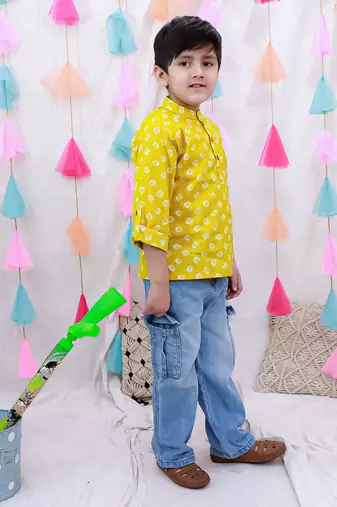 Fullsleeves bandhni short kurta for boys yellow