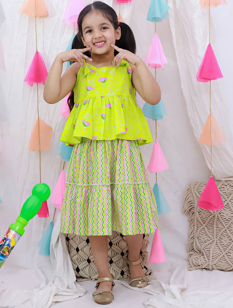 Summer sleeveless pure cotton printed tieup top & skirt set for girls  green