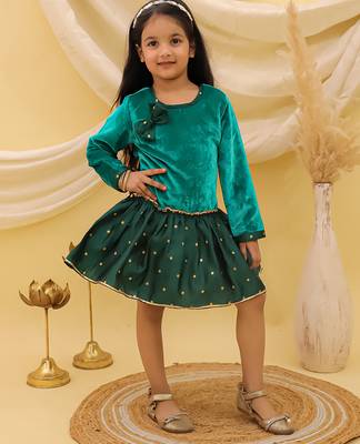 Full sleeves velvet party dress for girls  green 2