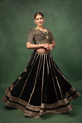 Bottle Green Velvet Gotapatti Lehenga Set 4