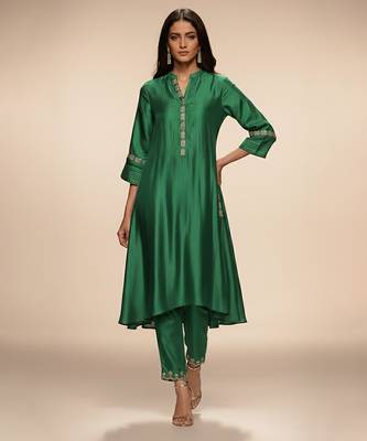 Green embroidered chanderi anarkali kurta set 1
