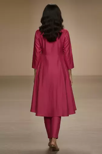 Pink embroidered chanderi kurta set