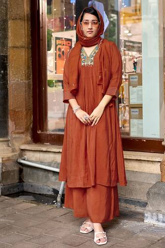 Women Ethnic Motifs Embroidered Regular Thread Work Chanderi Cotton Kurta with Palazzos & With Dupatta