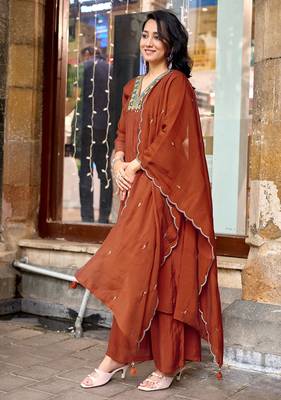 Women Ethnic Motifs Embroidered Regular Thread Work Chanderi Cotton Kurta with Palazzos & With Dupatta 3
