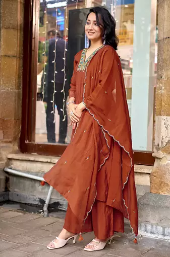 Women Ethnic Motifs Embroidered Regular Thread Work Chanderi Cotton Kurta with Palazzos & With Dupatta