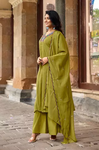 Women Ethnic Motifs Embroidered Regular Thread Work Chanderi Cotton Kurta with Palazzos & With Dupatta