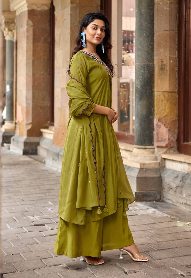 Women Ethnic Motifs Embroidered Regular Thread Work Chanderi Cotton Kurta with Palazzos & With Dupatta