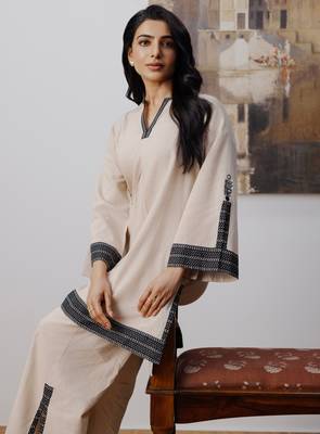 Everyday cotton flex co-ord set with statement sling bag 2