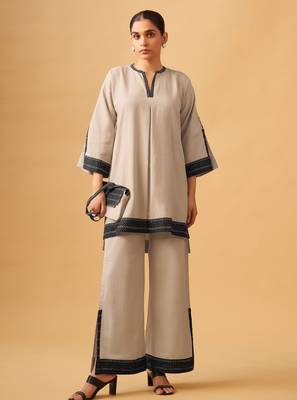 Everyday cotton flex co-ord set with statement sling bag 3