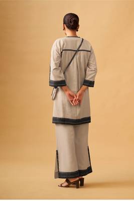 Everyday cotton flex co-ord set with statement sling bag 4