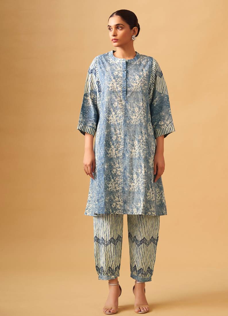 Elegant blue printed cotton kurta set for everyday sophistication
