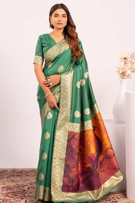 Green extraordinary banarasi silk blend saree with resham weave peacock pallu & zari border 1