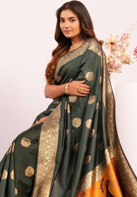 Mehendi extraordinary banarasi silk blend saree with resham weave peacock pallu & zari border 3