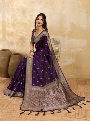 Purple jaquard silk woven zari work traditional saree with unstitch blouse 3