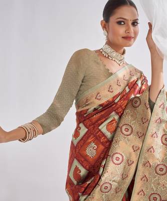 maroon art silk jacquard self design woven saree 4