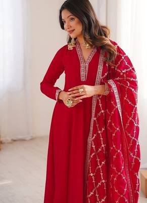 Red embroidered heavy pure blooming vichitra silk fully stitched kali pattern anarkali set 3