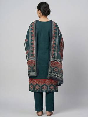 Women green cotton printed kurta pant dupatta set with gota work and lace 2