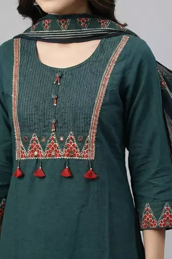 Women green cotton printed kurta pant dupatta set with gota work and lace
