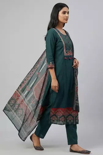 Women green cotton printed kurta pant dupatta set with gota work and lace