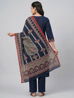 Women navy blue cotton printed kurta pant dupatta set with gota work and lace 2