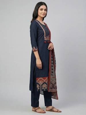 Women navy blue cotton printed kurta pant dupatta set with gota work and lace 4