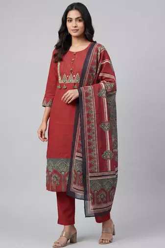 Women red cotton printed kurta pant dupatta set with gota work and lace