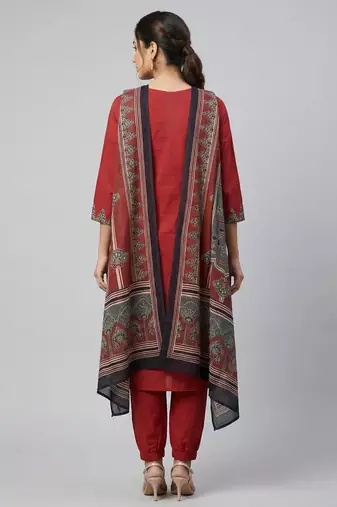 Women red cotton printed kurta pant dupatta set with gota work and lace