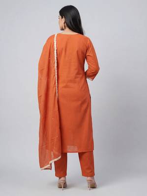 Women orange cotton printed kurta pant dupatta set with hand work and embroidered lace 2