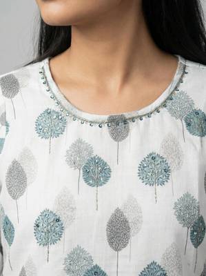 Women white cotton printed kurta pant dupatta set with hand work 3