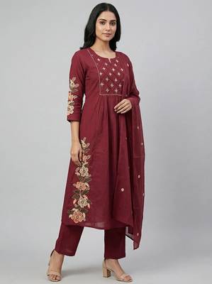 Women maroon cotton printed kurta pant dupatta set with hand work and embroidered 1