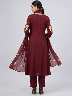 Women maroon cotton printed kurta pant dupatta set with hand work and embroidered 2