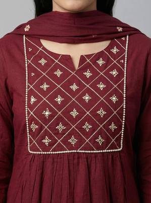 Women maroon cotton printed kurta pant dupatta set with hand work and embroidered 3
