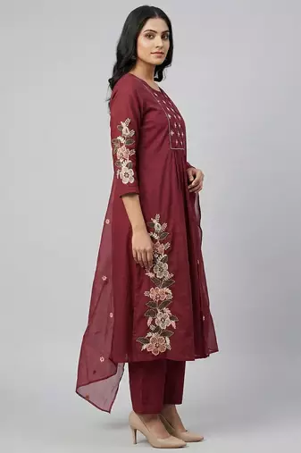 Women maroon cotton printed kurta pant dupatta set with hand work and embroidered
