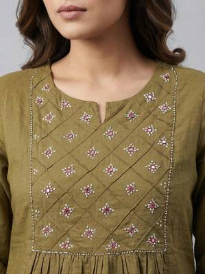 Women green cotton printed kurta pant dupatta set with hand work and embroidered 3