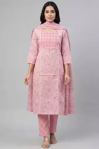 Women light pink cotton printed kurta pant dupatta set with hand work and embroidered