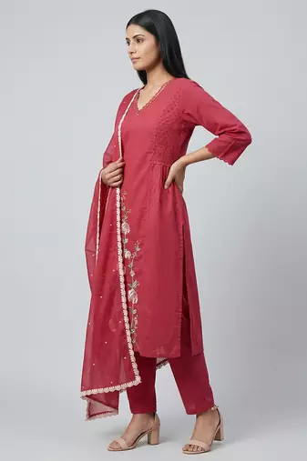 Women red cotton printed kurta pant dupatta set with hand work and embroidered lace